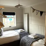 Paradise View * Уитби