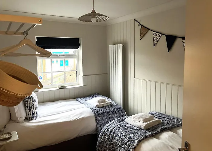 Paradise View * Whitby